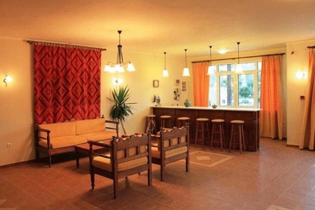 Panos Beach Hotel Platanés Eksteriør billede
